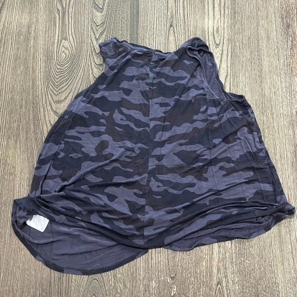 Old Navy Luxe Printed High-Neck Tank Top Sleeveless Camouflage Black Large - Picture 4 of 4